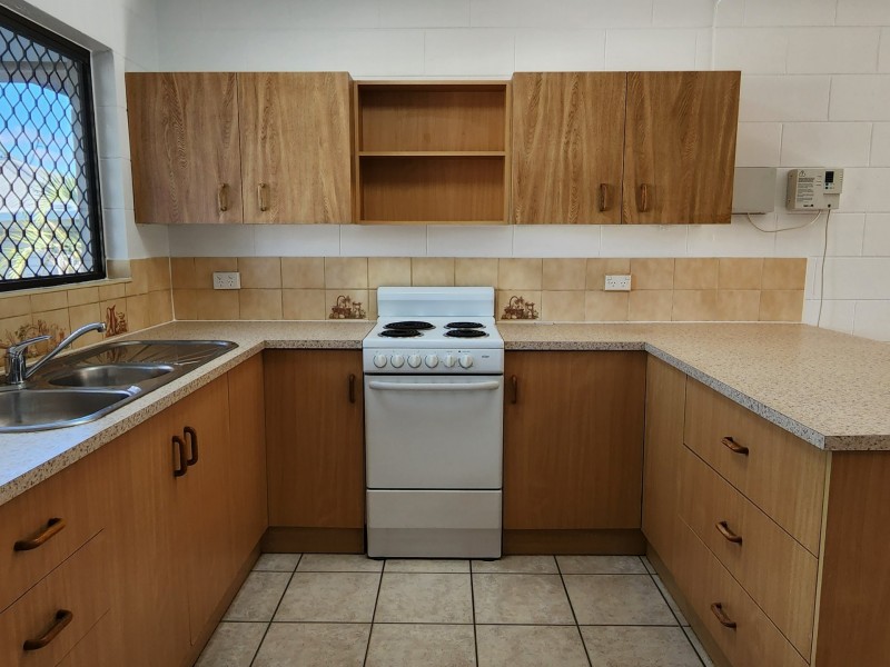 8/15 Earl Street, Westcourt QLD 4870