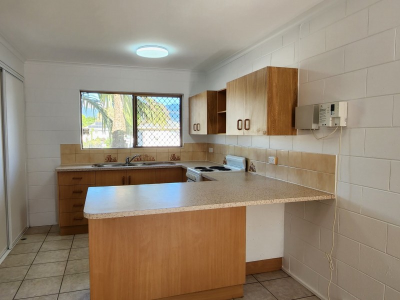 8/15 Earl Street, Westcourt QLD 4870