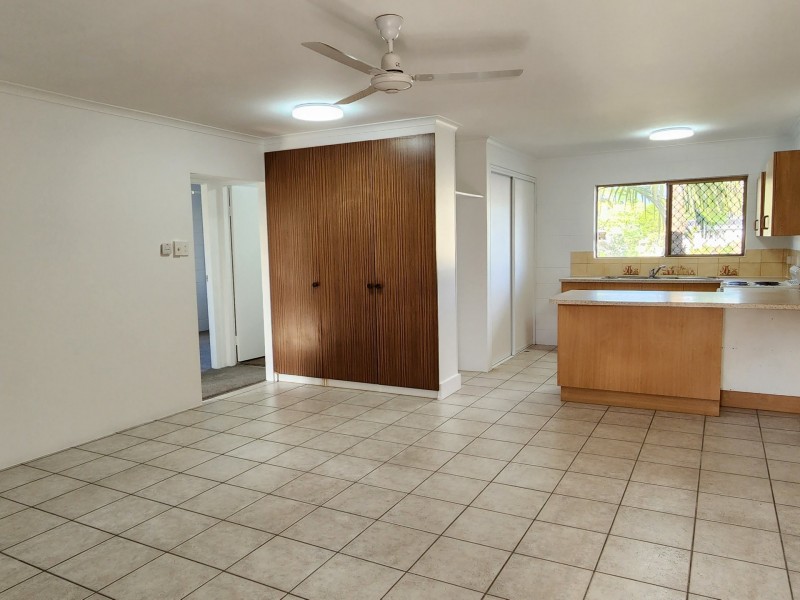 8/15 Earl Street, Westcourt QLD 4870