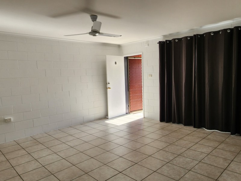 8/15 Earl Street, Westcourt QLD 4870