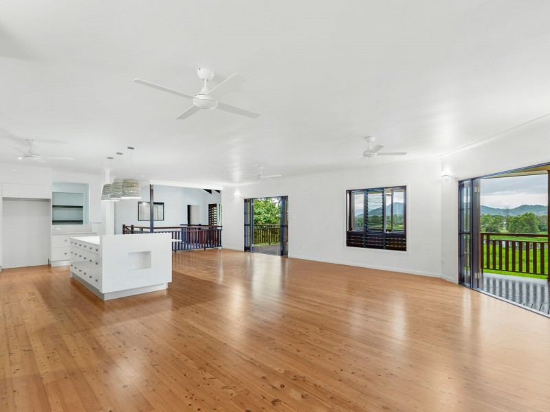 4 Mulurri Close, Caravonica QLD 4878