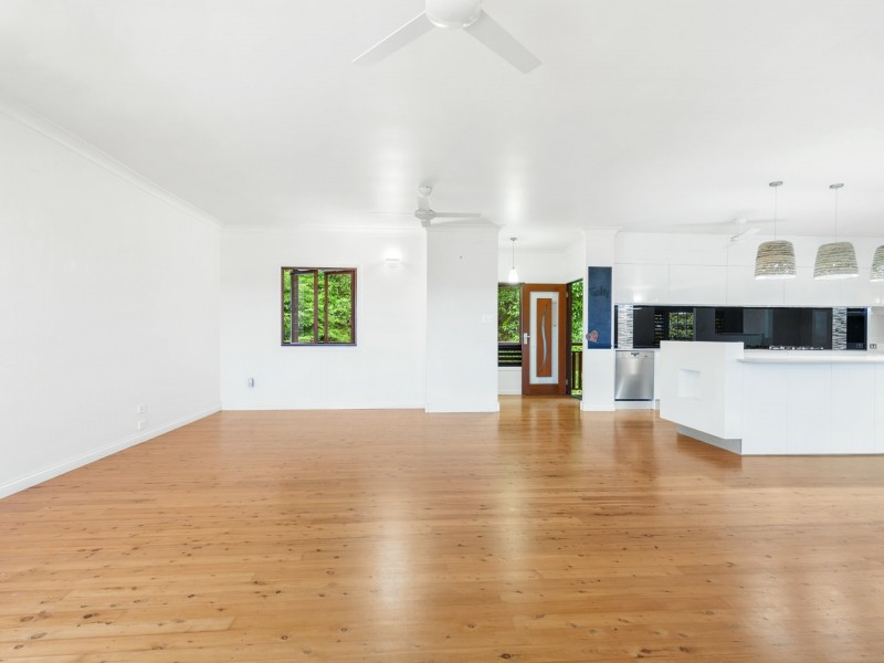 4 Mulurri Close, Caravonica QLD 4878