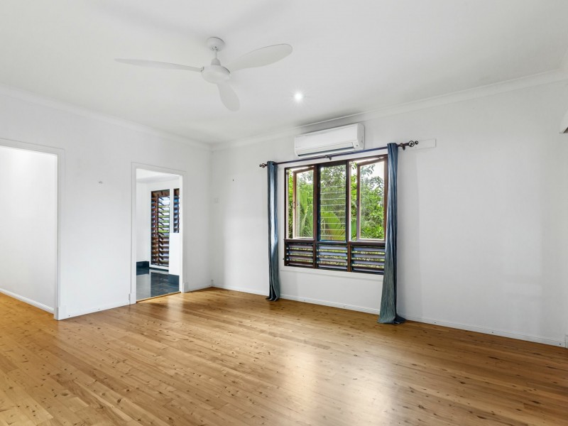 4 Mulurri Close, Caravonica QLD 4878