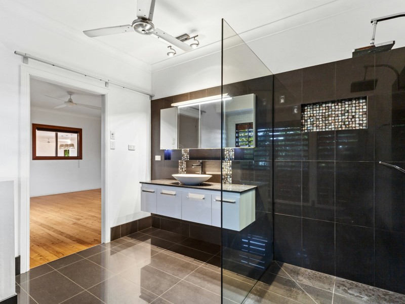 4 Mulurri Close, Caravonica QLD 4878