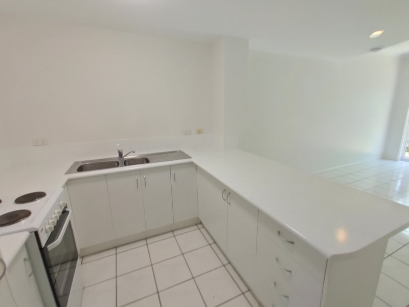 10/42 Springfield Crescent, Manoora QLD 4870