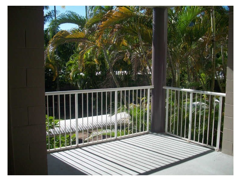 15/40-42 Old Smithfield Road, Freshwater QLD 4870