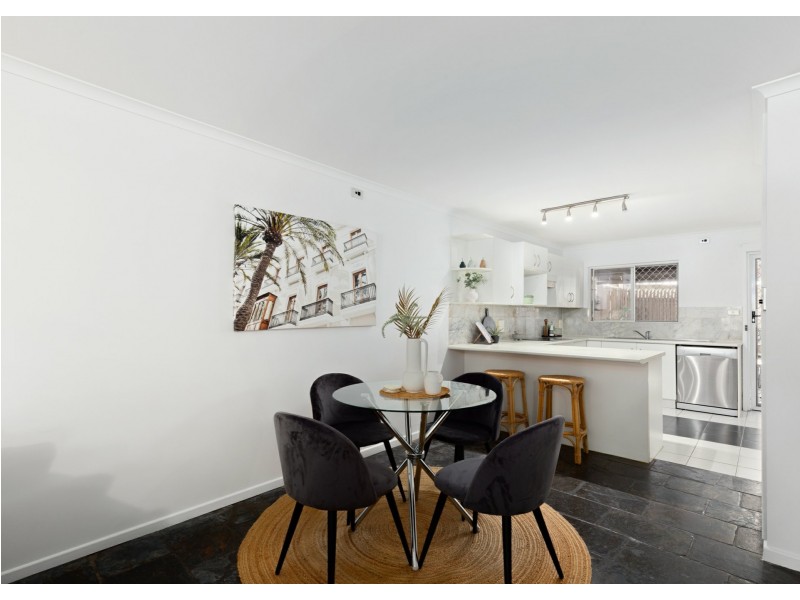 4/322 Pease Street, Edge Hill QLD 4870