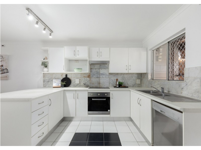 4/322 Pease Street, Edge Hill QLD 4870
