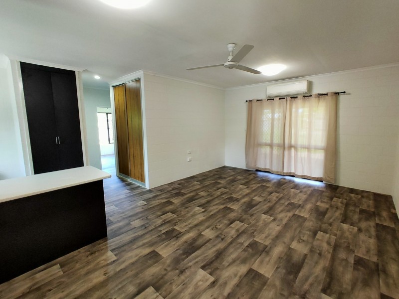 2/18 Turner Street, Whitfield QLD 4870