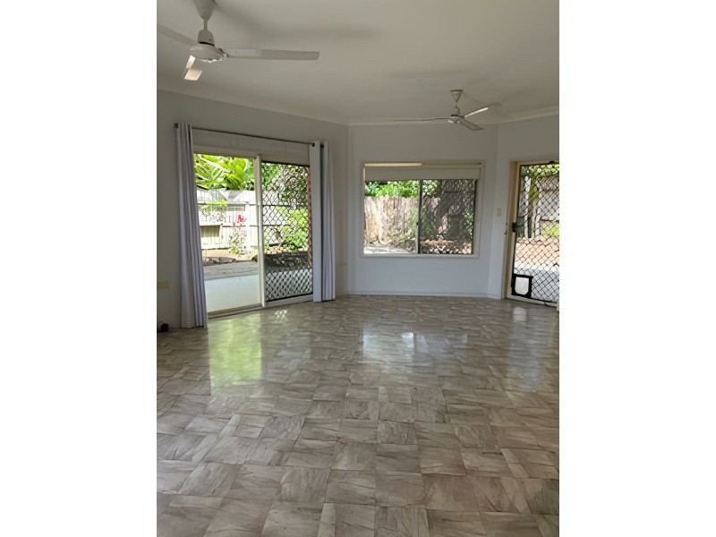 2/9 Glenlea Street, Edge Hill QLD 4870