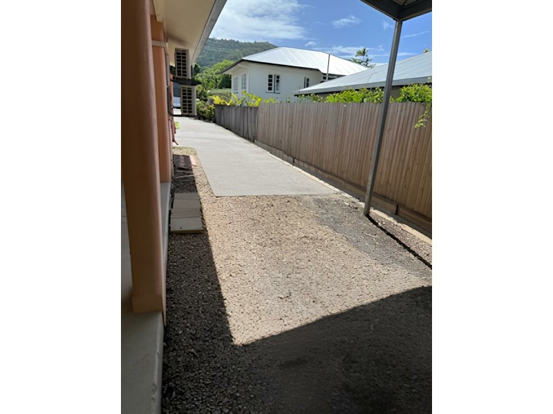 2/9 Glenlea Street, Edge Hill QLD 4870