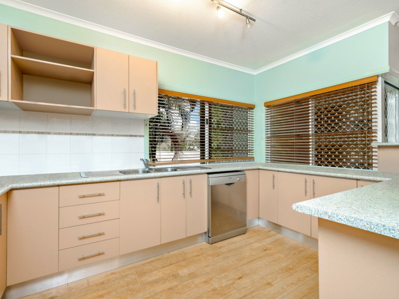 4/40-42 Old Smithfield Road, Freshwater QLD 4870