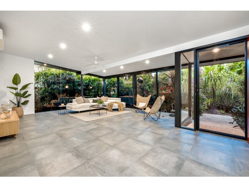 2-4 Kevin Street, Whitfield QLD 4870