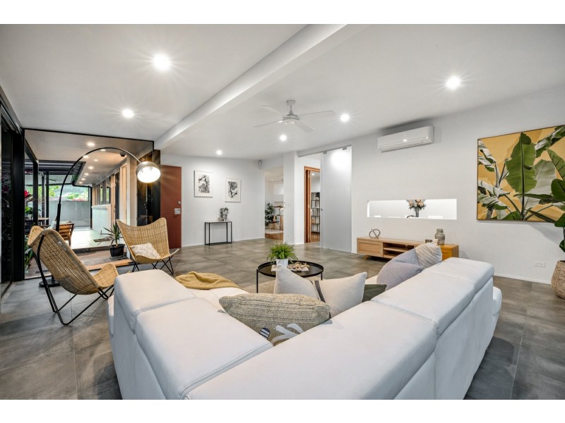 2-4 Kevin Street, Whitfield QLD 4870