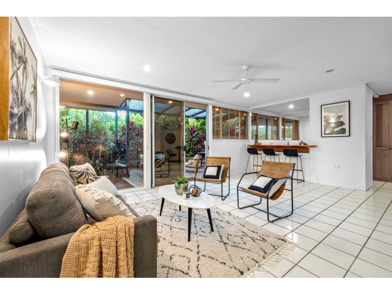 2-4 Kevin Street, Whitfield QLD 4870