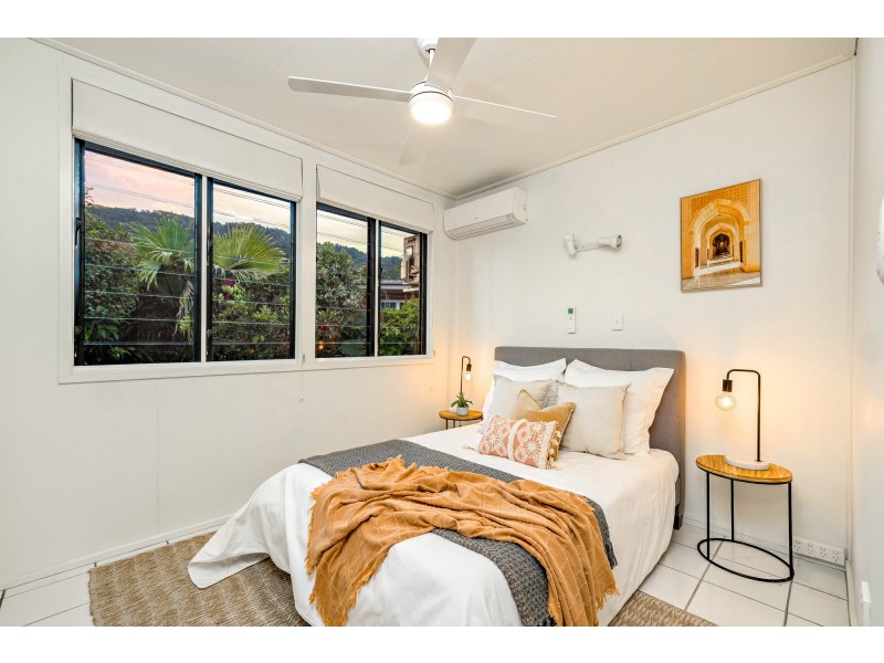 2-4 Kevin Street, Whitfield QLD 4870