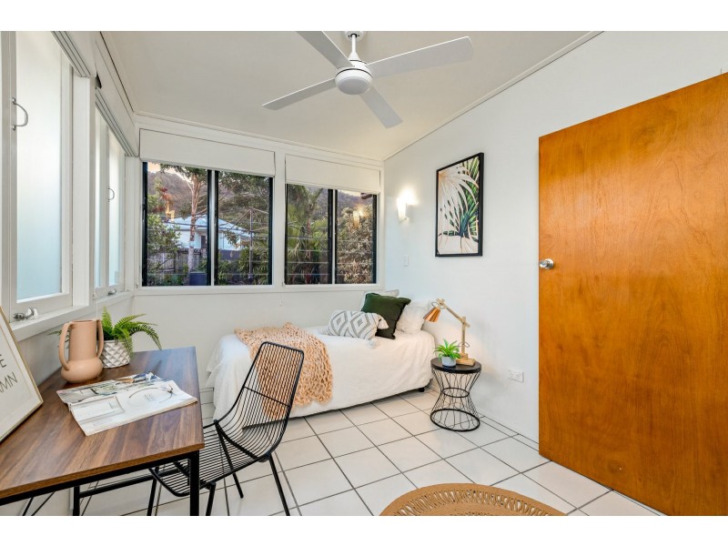 2-4 Kevin Street, Whitfield QLD 4870
