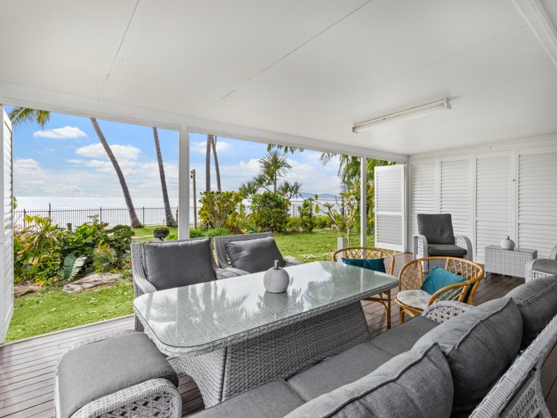 18 Hibiscus Lane, Holloways Beach QLD 4878