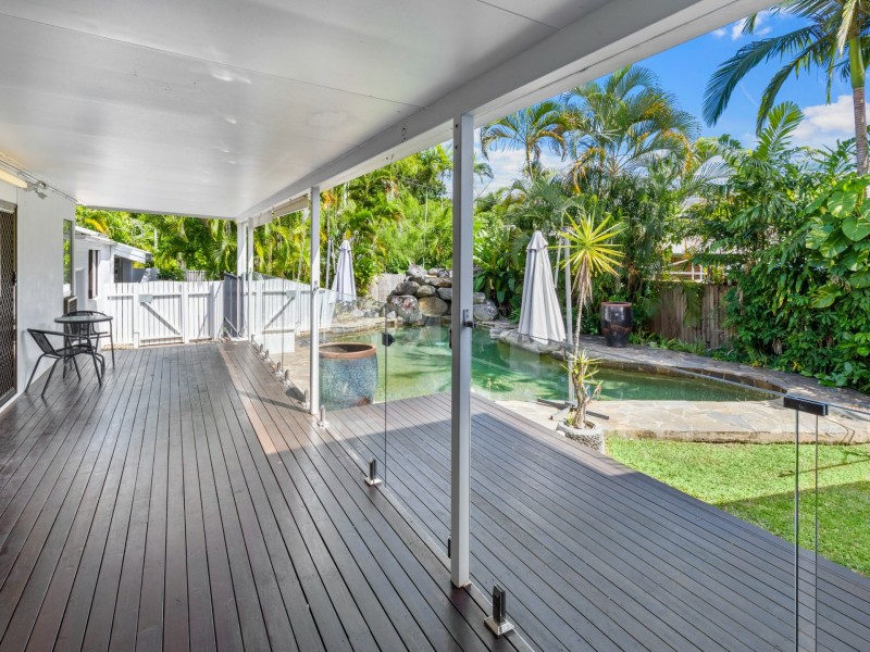 18 Hibiscus Lane, Holloways Beach QLD 4878