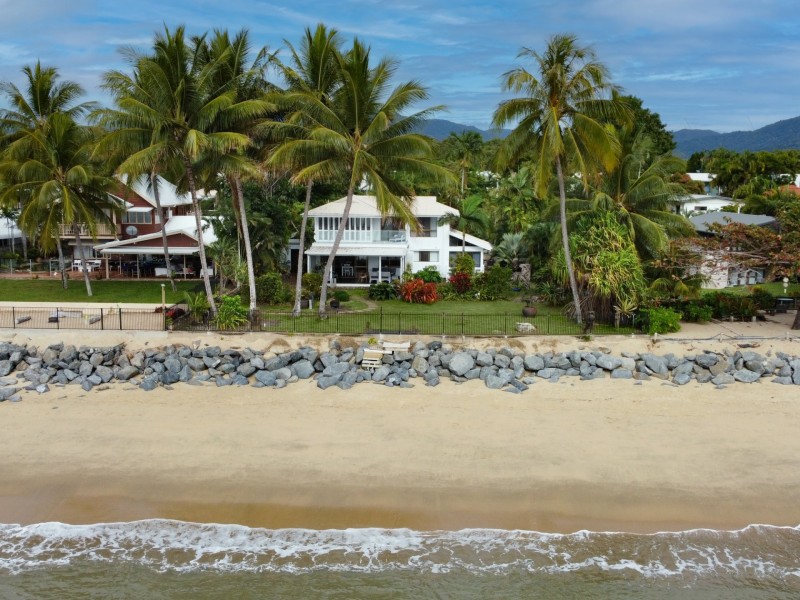 18 Hibiscus Lane, Holloways Beach QLD 4878