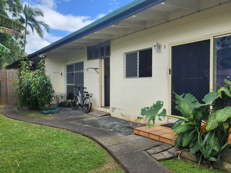 1/8 Sandown Close, Woree QLD 4868