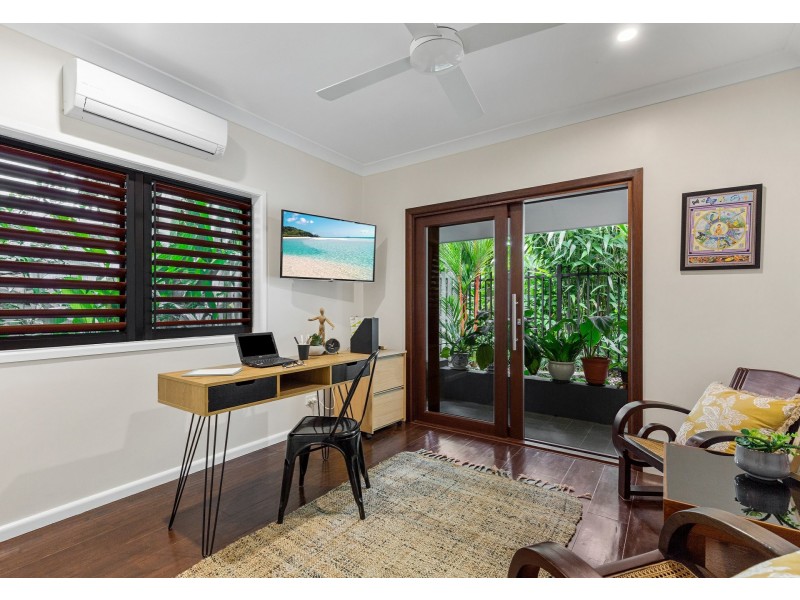 1/12 Murchinson Street, Whitfield QLD 4870
