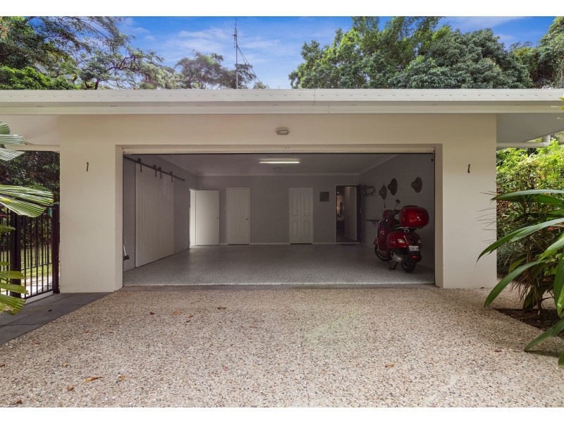 1/12 Murchinson Street, Whitfield QLD 4870