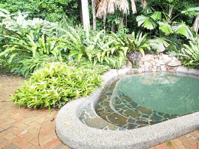 33 Jade Crescent, Caravonica QLD 4878