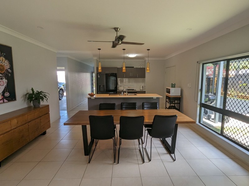 10 Quarterdeck Street, Trinity Beach QLD 4879