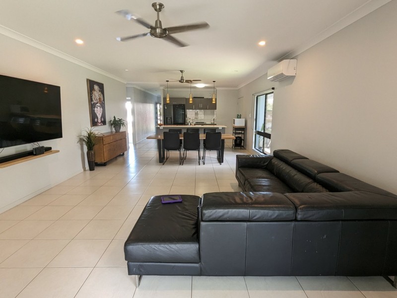 10 Quarterdeck Street, Trinity Beach QLD 4879