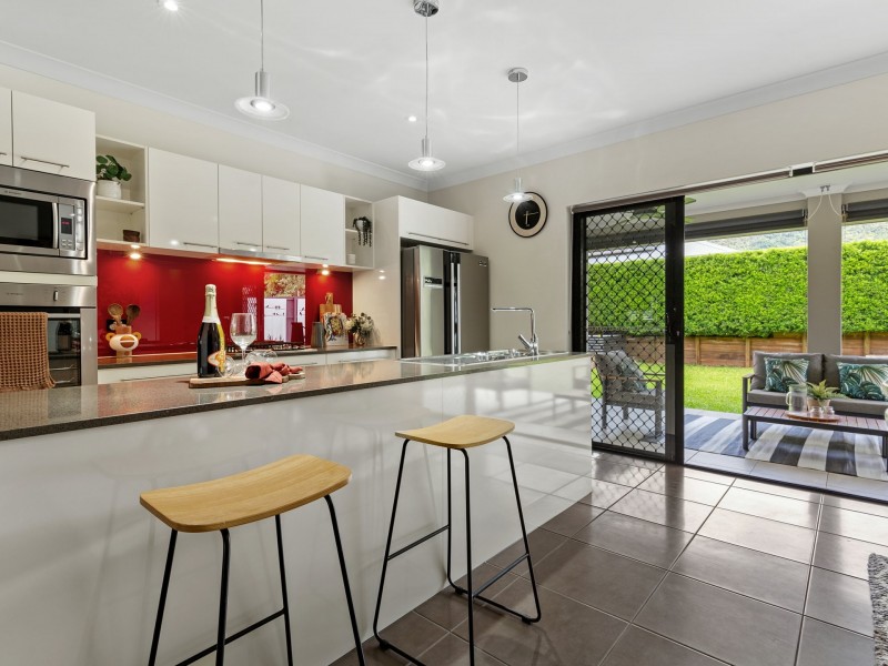 8 Botany Avenue, Redlynch QLD 4870