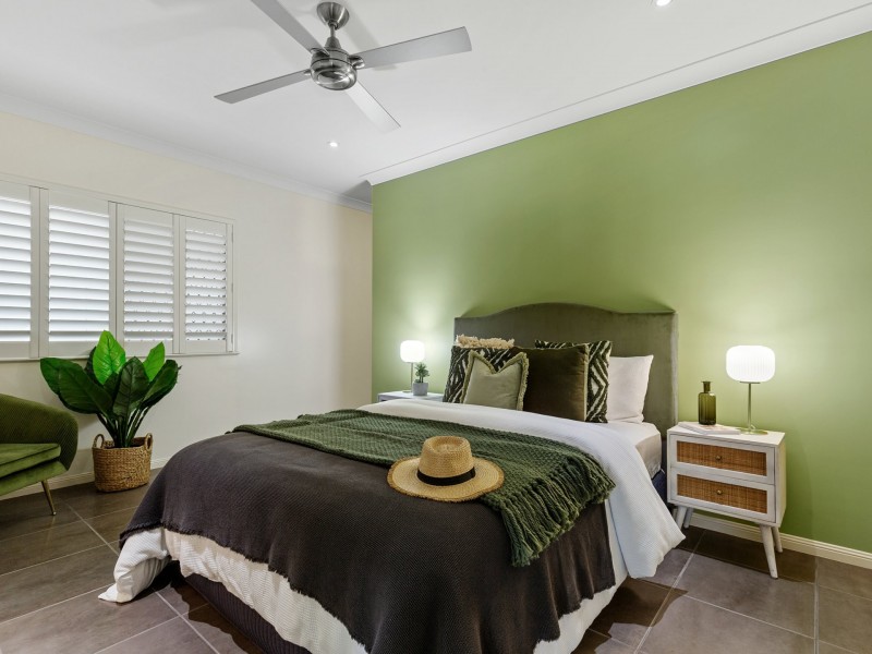 8 Botany Avenue, Redlynch QLD 4870