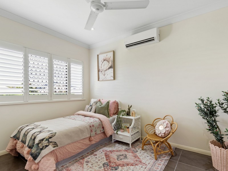 8 Botany Avenue, Redlynch QLD 4870