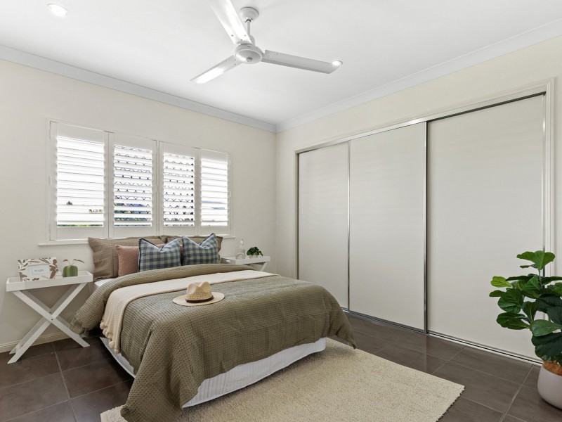 8 Botany Avenue, Redlynch QLD 4870