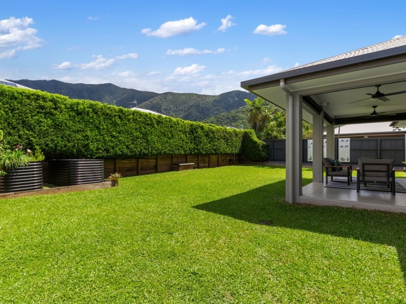 8 Botany Avenue, Redlynch QLD 4870