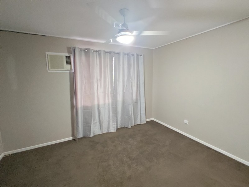 9 Smart Street, Mooroobool QLD 4870