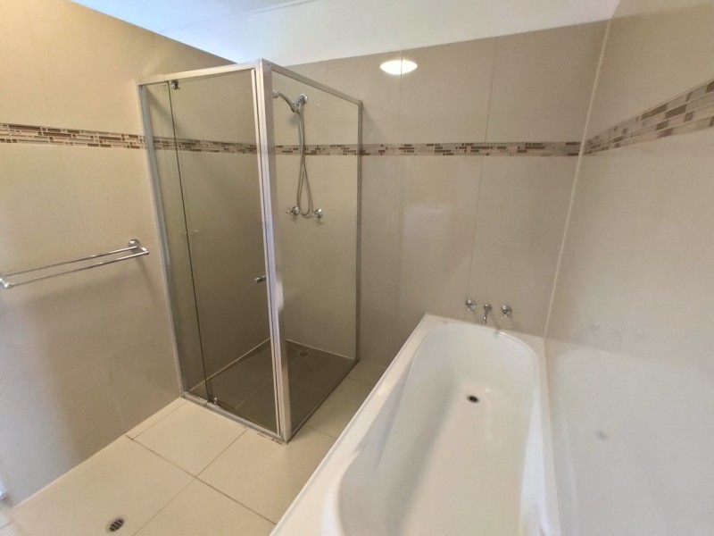 9 Smart Street, Mooroobool QLD 4870