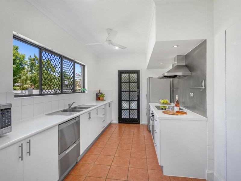 199 Jensen Street, Whitfield QLD 4870