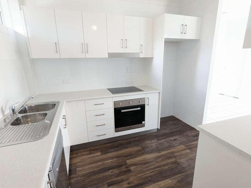 30/186 Lake Street, Cairns North QLD 4870