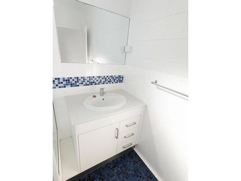 30/186 Lake Street, Cairns North QLD 4870