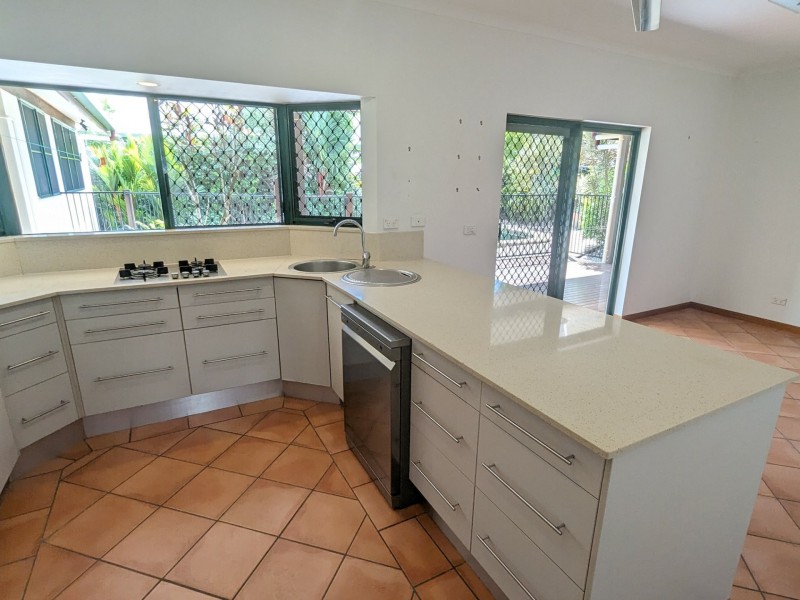 10 Windamere Close, Brinsmead QLD 4870