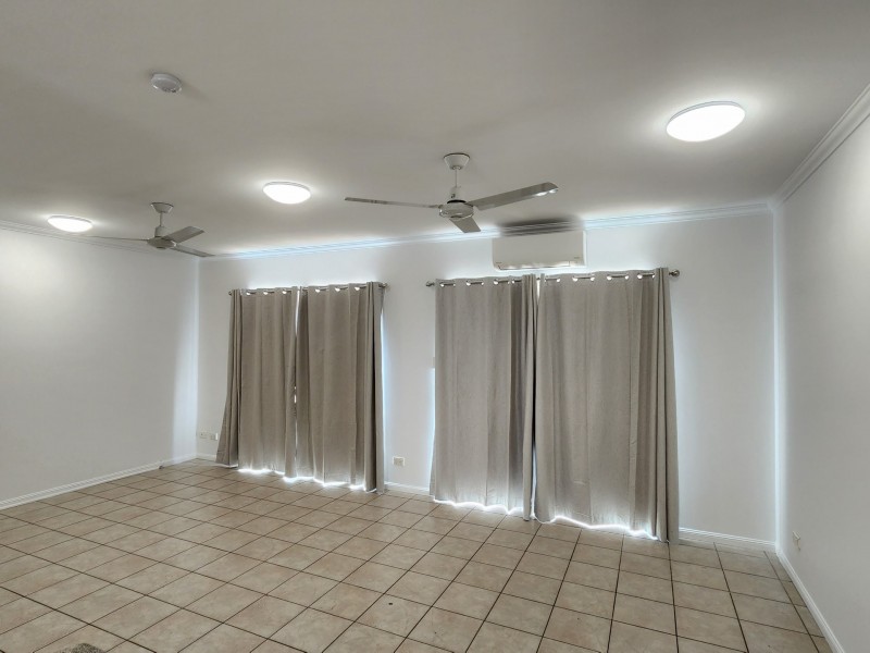 1/426 McCoombe Street, Mooroobool QLD 4870