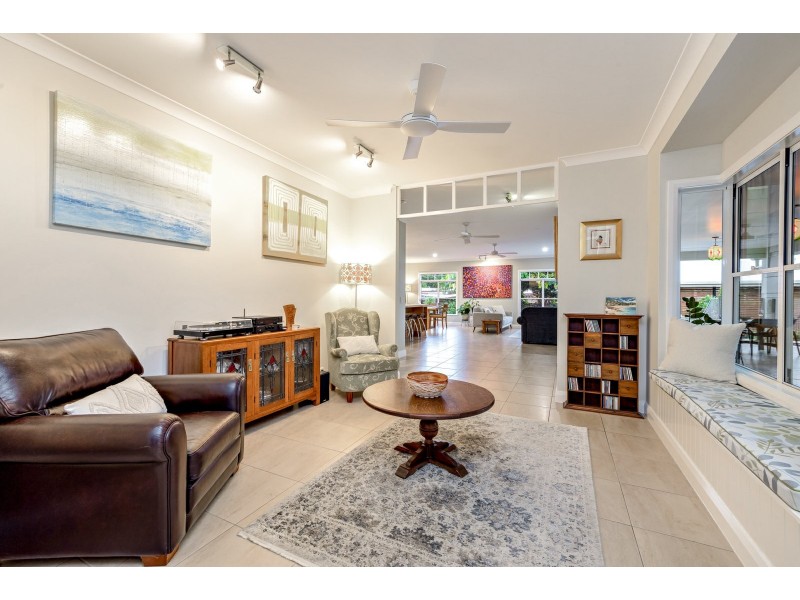 11 Hudson Street, Whitfield QLD 4870