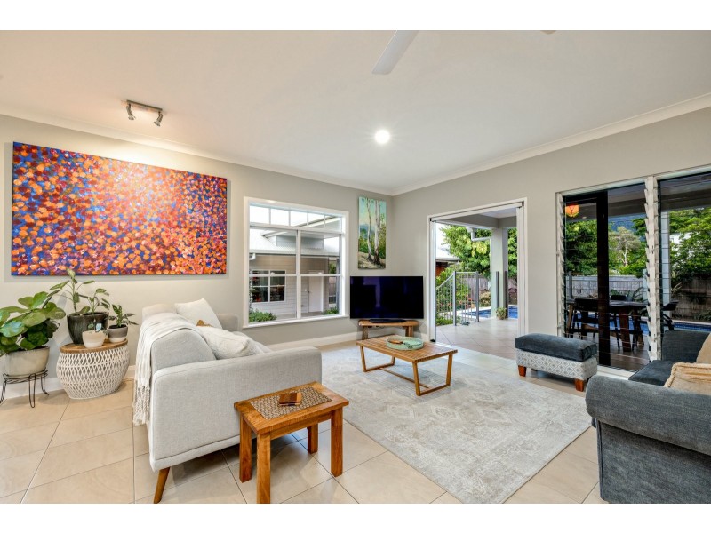 11 Hudson Street, Whitfield QLD 4870