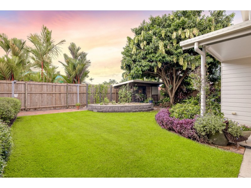 11 Hudson Street, Whitfield QLD 4870