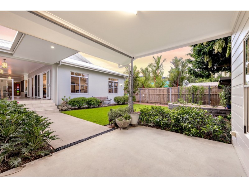 11 Hudson Street, Whitfield QLD 4870