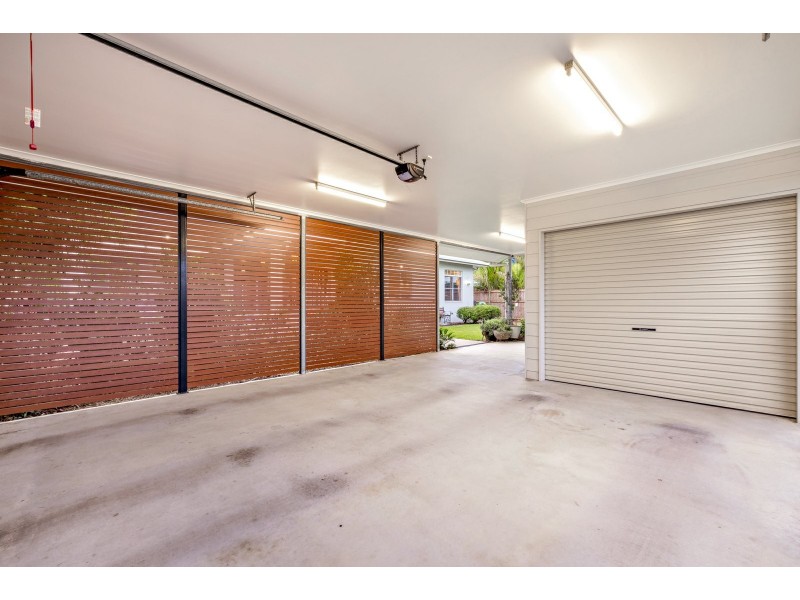 11 Hudson Street, Whitfield QLD 4870