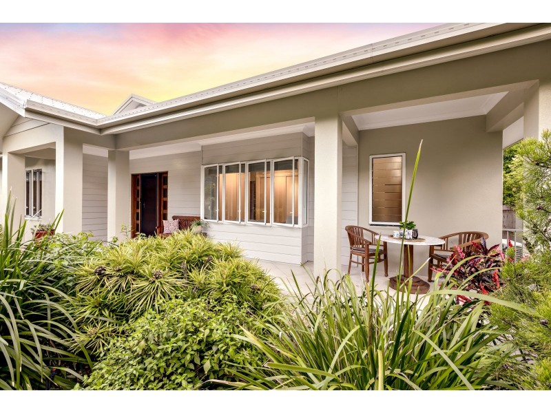 11 Hudson Street, Whitfield QLD 4870