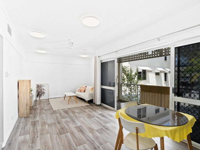 11/14 Upward Street, Cairns North QLD 4870