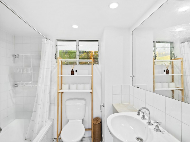 11/14 Upward Street, Cairns North QLD 4870